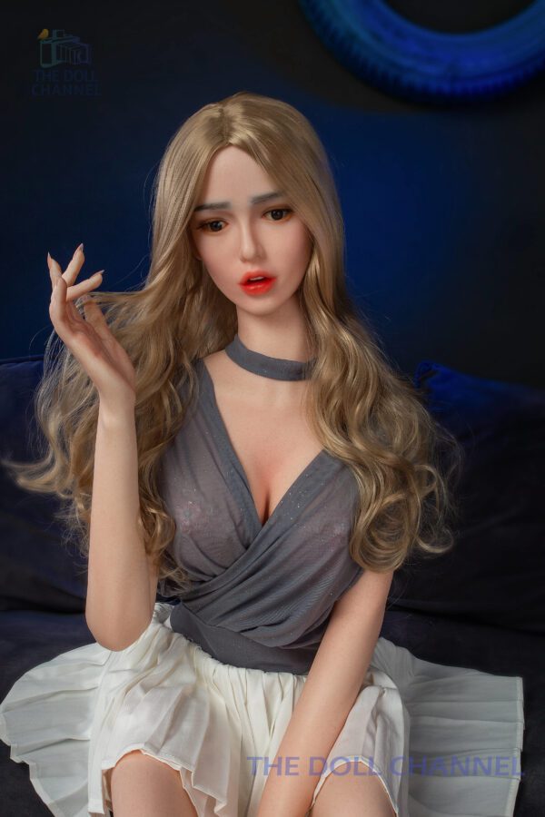 Future Doll 165 cm Stacy